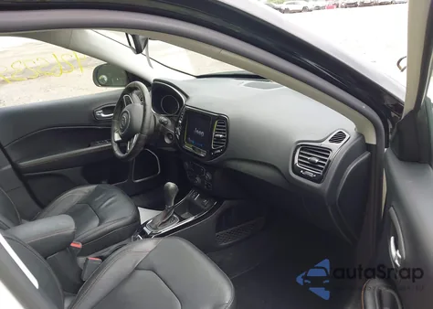 2018 Jeep Compass Limited Fwd из США, поврежденный, VIN 3C4NJCCB8JT286587